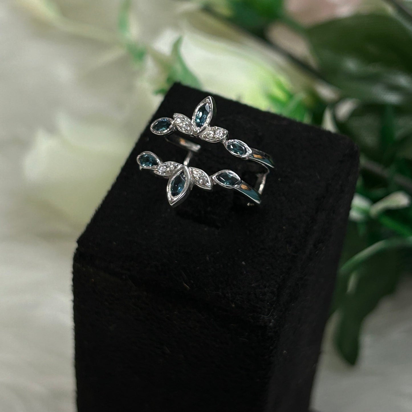 Anillo con topacio azul Londres Enhance Wrap