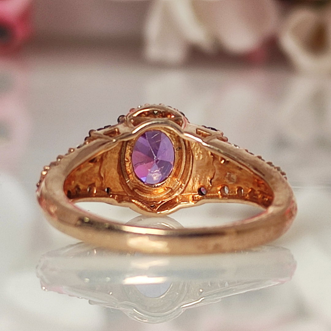 Anillo de compromiso de diamantes de Alejandrita natural y champán