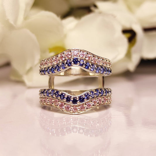 Anillo de boda con realce de diamantes