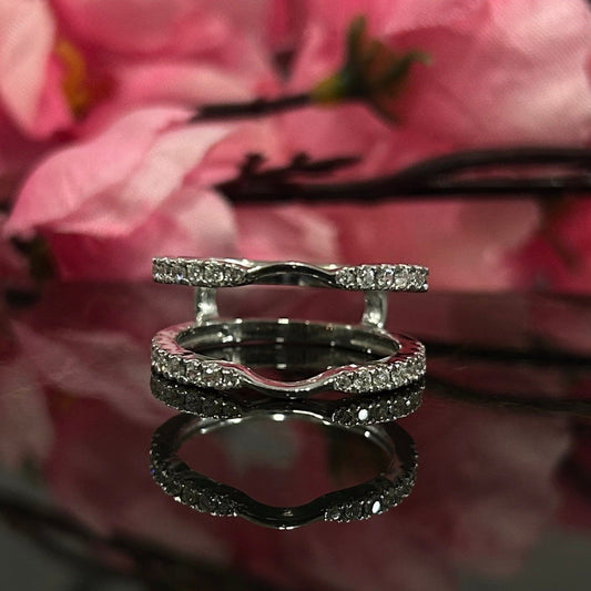 Banda envolvente para realzar el anillo de bodas